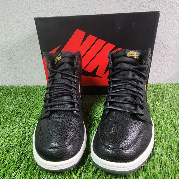 Nike Air Jordan 1 Retro High OG City of Flight Sneakers, Black/Gold, Size 11.5 - Picture 2 of 10